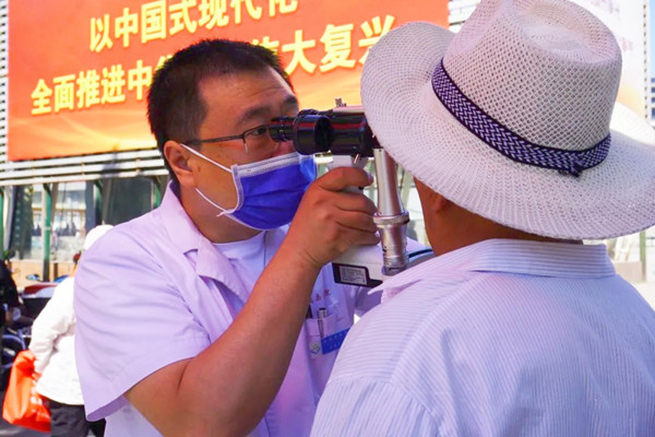 /uploads/img/20230907/088eb8bb784febad1fb8a667249e2dba.jpg 广场义诊2.jpg